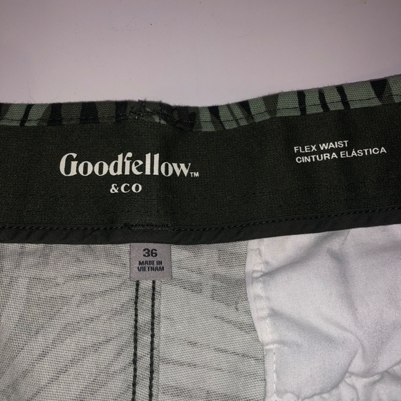 Men's Late Night Green Cargo Shorts - Size 36 & 28 - Picture 3 of 7